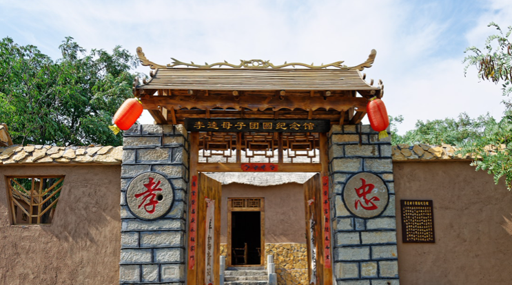 山东莱芜这个景区山顶上竟有一座"李逵母之墓",能当真吗?