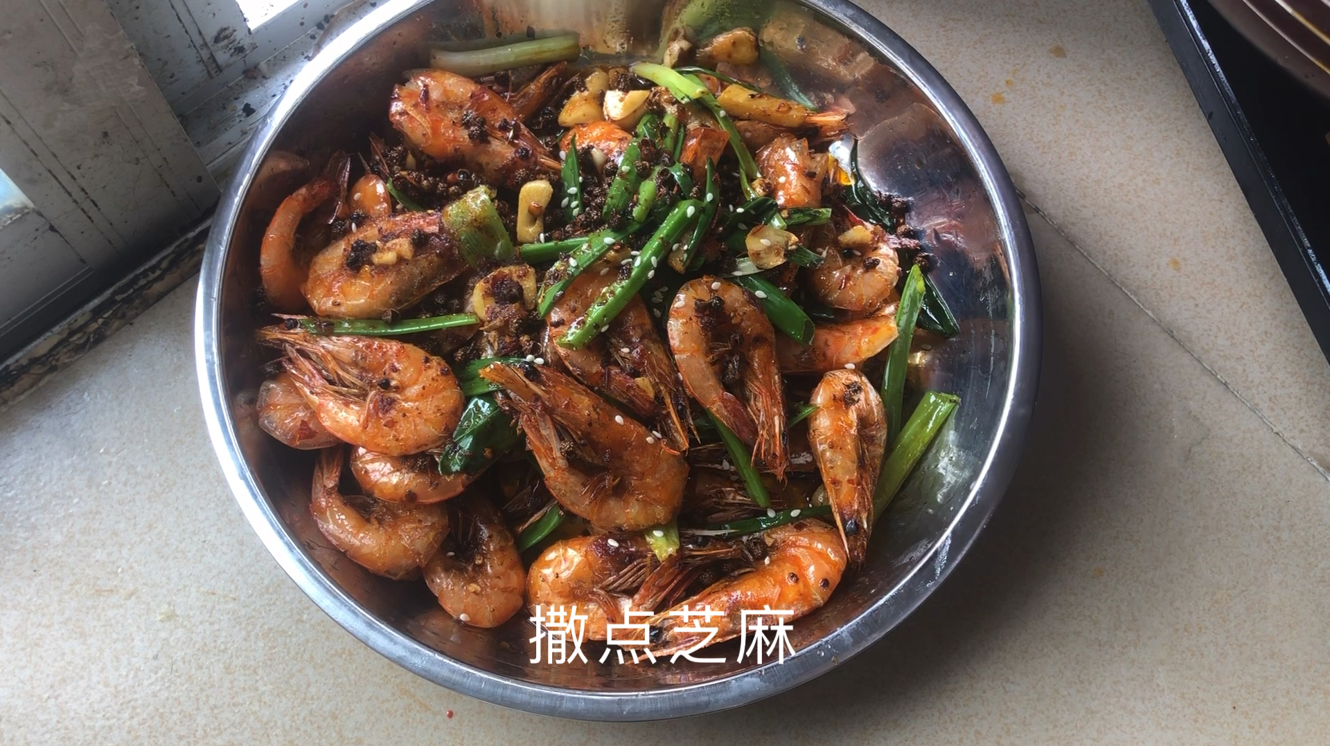 一口气吃掉一盘香辣虾,土豆做香辣虾,真解馋又香又麻,还不够吃