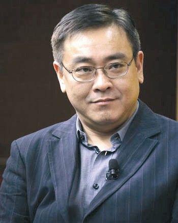 袁咏仪:港姐冠军,拥有小暴脾气的她,为何被男神独宠20年?