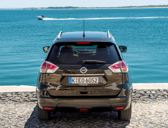 日产x-trail,采用4缸发动机,马力128匹的全功能型suv!