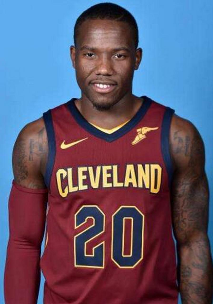 凯费尔德在2016年的选秀大会上骑士在次轮第54顺位