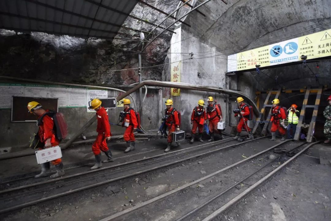南丹矿难:企业涉嫌瞒报,家属深夜报警官方才知晓