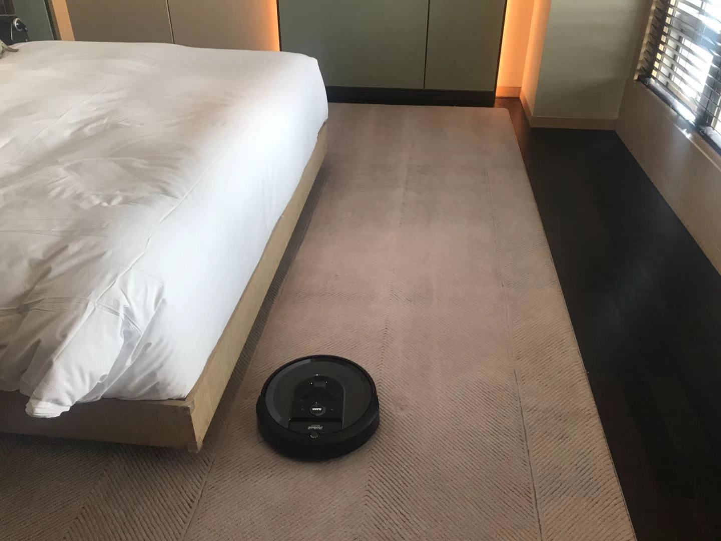 irobot新品roombai7亮相中国可自主倾倒垃圾