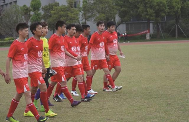 球迷请注意!2018年首届苏超联赛在锡开踢