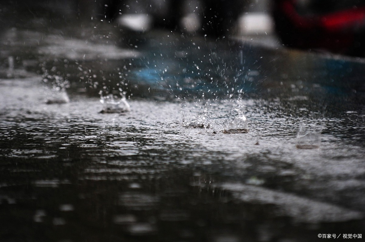 下着蒙蒙细雨的图片图片