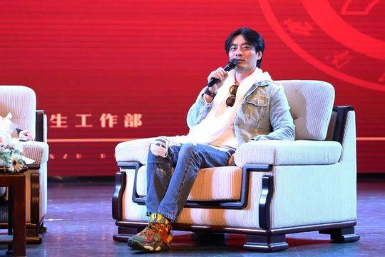 《攀登者》总策划汪天云讲电影党课:"山高人为峰,情深心作虹"