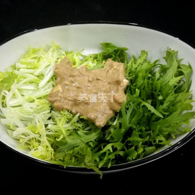 芝麻酱拌苦菊,清淡爽口,好吃不油腻,省时美味还开胃!