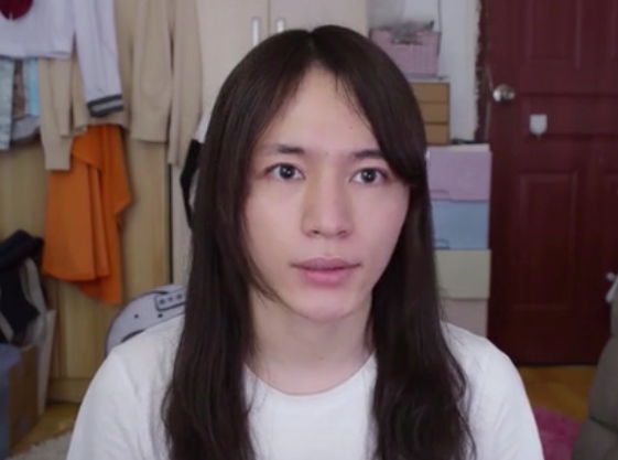 又一"大屌萌妹"爆红,看见她的那一刻,网友:我都挤不出这么大