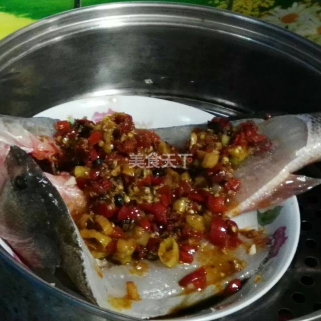 剁椒蒸鱸魚,肉質鮮香,好下飯!