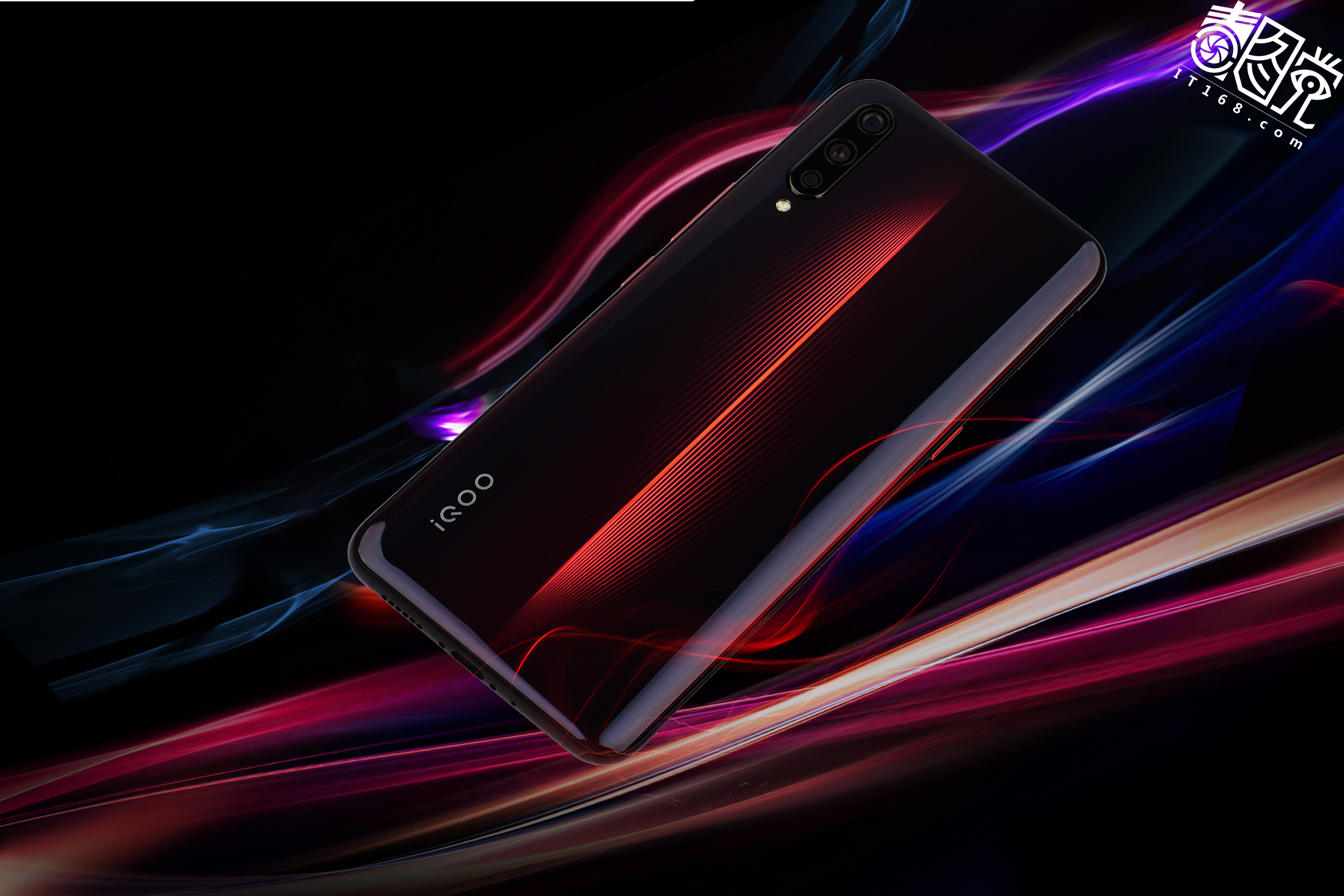 iqoo毒图党:rgb呼吸灯 压感按键 硬核旗舰不止性能强劲