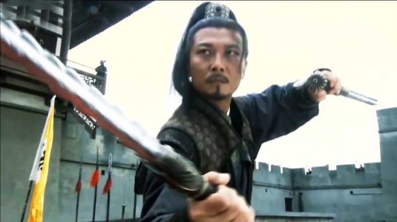 电影版《水浒传》:“双鞭”呼延灼摆擂比武,大败高俅的侄子,影视,武侠,好看视频