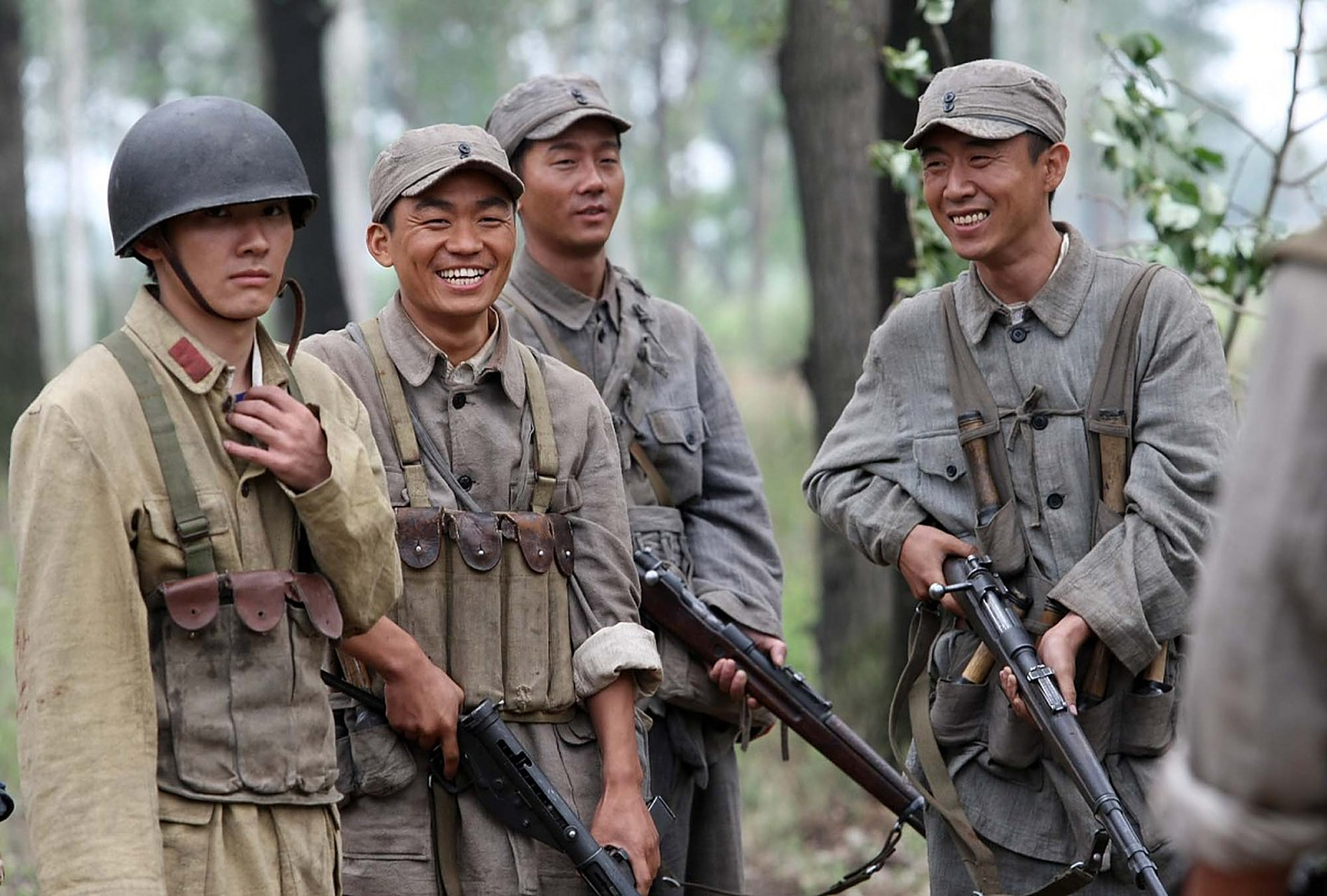 我当兵的时候,部队一直不停地整风,其中一项整风内容就是关于称呼的