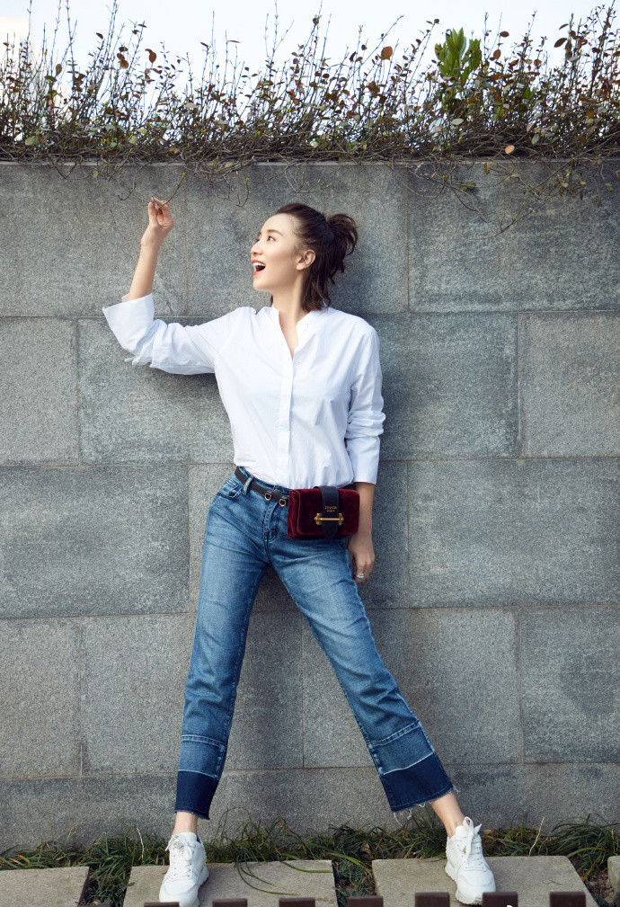 宋佳属于无肉不欢的那类人,有次她想一整天都吃素,调理一下肠道,到