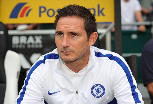 岑登:在球场上时就称兰帕德将军,他阅读比赛非常出色