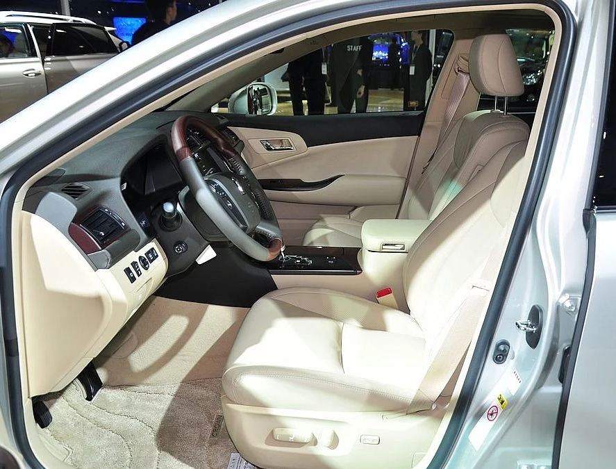 一起来领略,一汽丰田-皇冠,你喜欢这样的设计吗