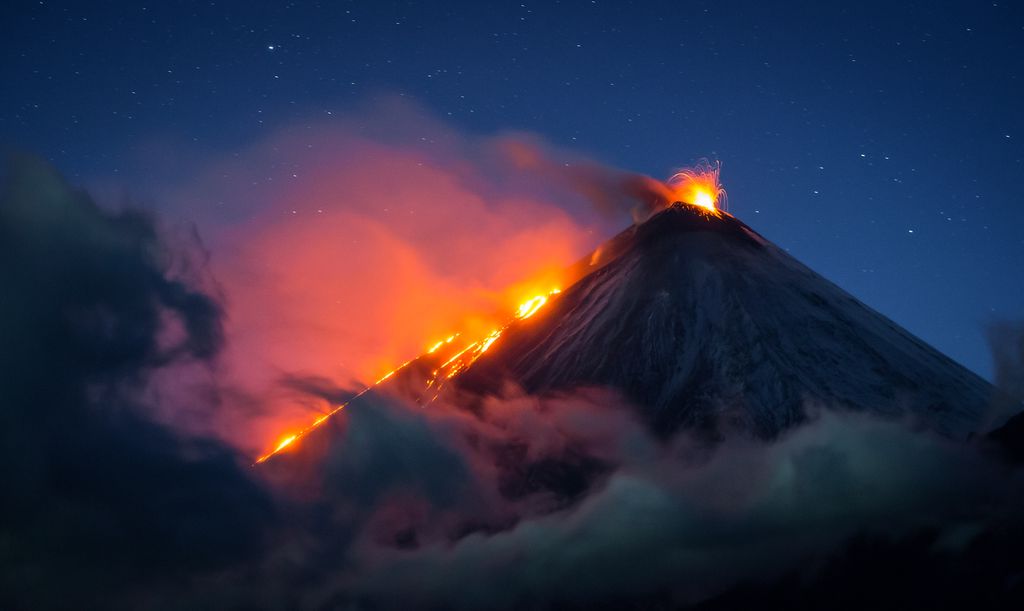 优质图片推荐,火山爆发的美景,不一样的视觉!
