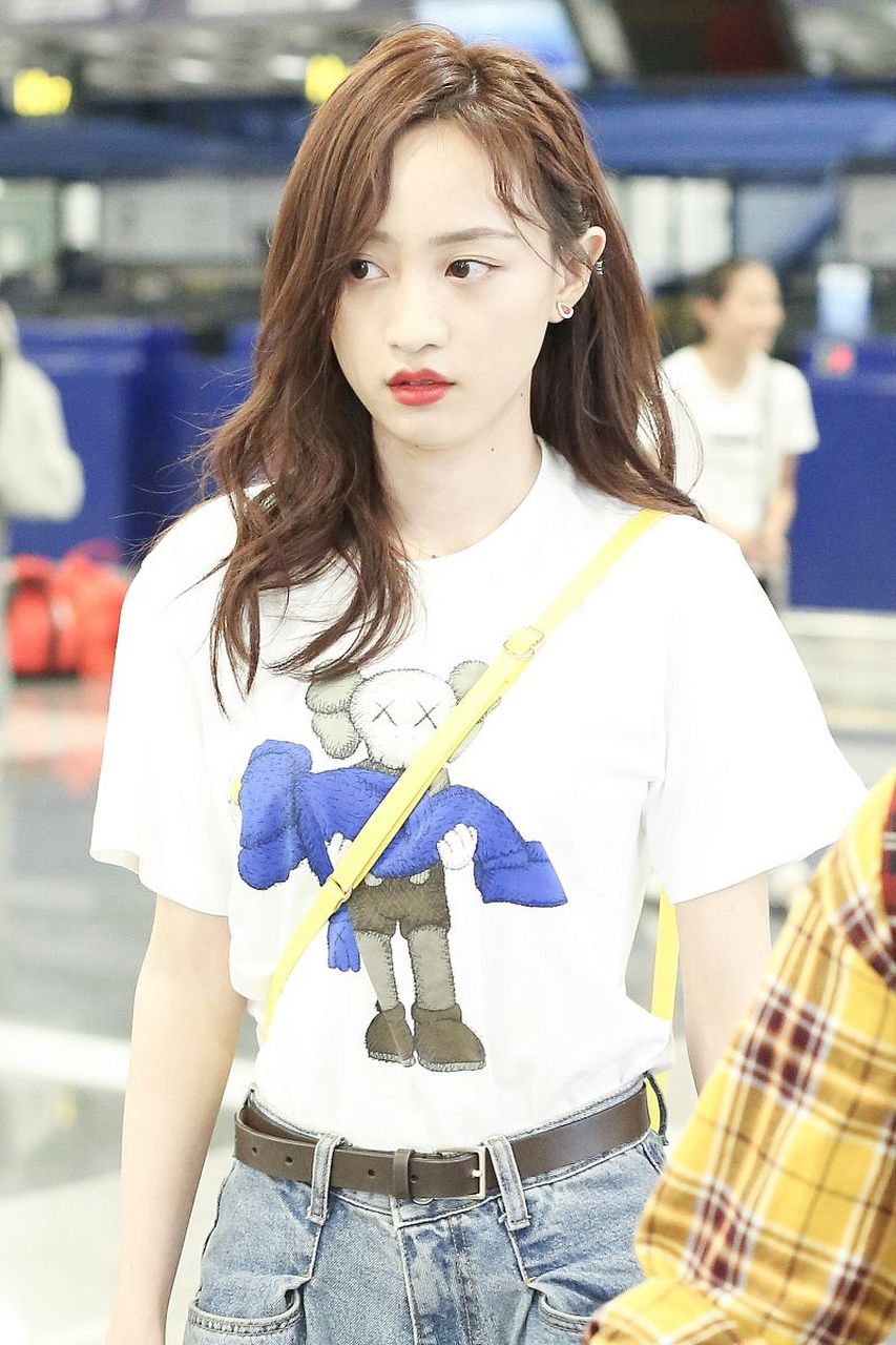 近日有报道称"黄婷婷违约强执仅查出9万财产"此事让网友们议论纷纷,有