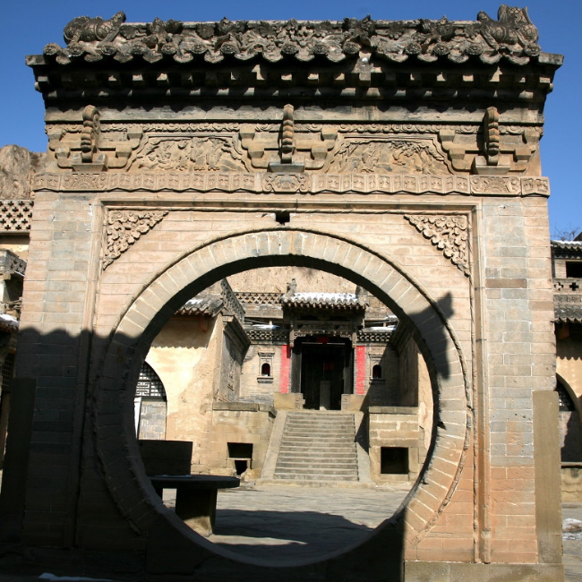 清代城堡式窑洞庄园——姜氏庄园,精美的雕刻艺术遍布整座庄园