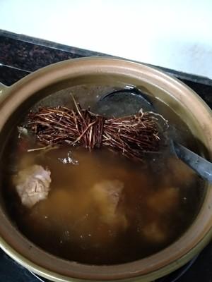 清热去肝火鸡骨草灵芝猪骨汤