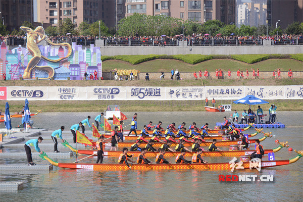 2018中華龍舟大賽(長沙·芙蓉站):全國56支參賽隊伍競渡瀏陽河上