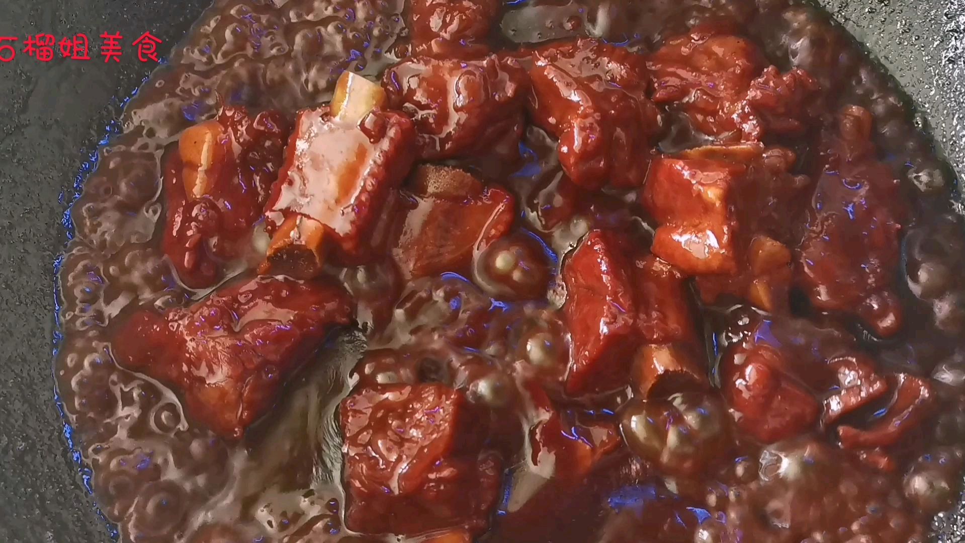 无锡酱排骨的做法,色泽红亮,酱香味浓郁,配料步骤详细讲解