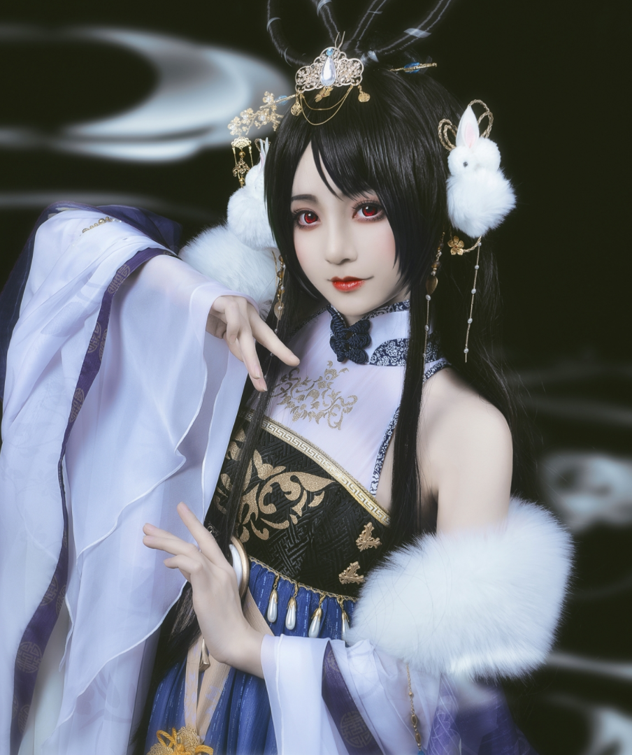 剑网3:16岁少女cos陈月,高颜值的"小妖精",好迷人