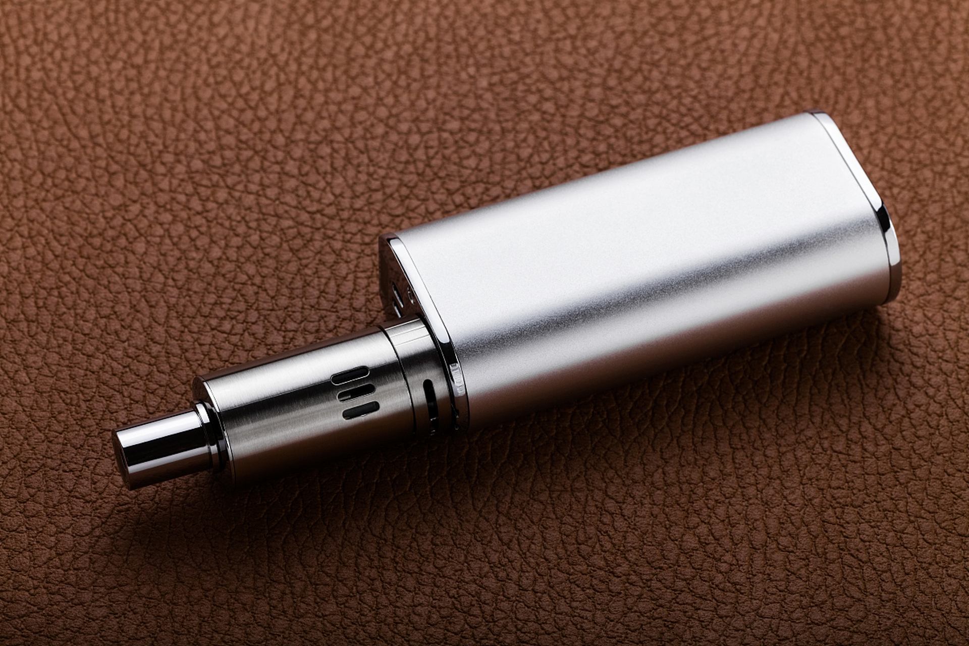 电子烟的危害不容小觑,长期使用可能对健康造成严重威胁.