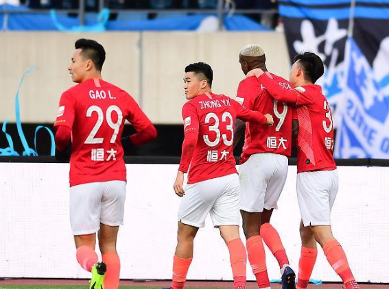中超积分榜:上港客场2-1迎三连胜,恒大国安齐头并进三强争冠? 中超积分榜:上港客场2-1迎三连胜,恒大国安齐头并进三强争冠?