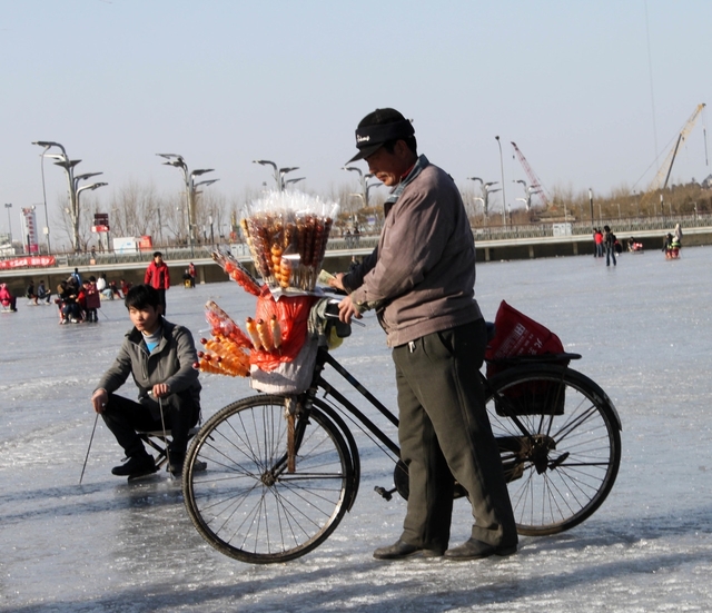 北京胡同深处那声悠长的冰糖葫芦叫卖声,你还有印象吗