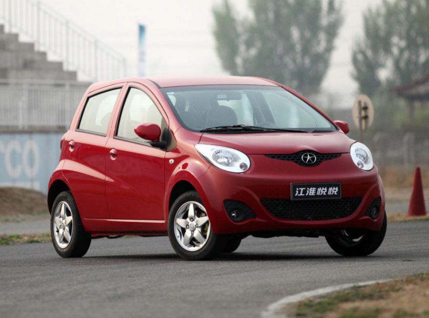 包裹性很好的江淮悦悦,显得既运动又时尚,很有美感!