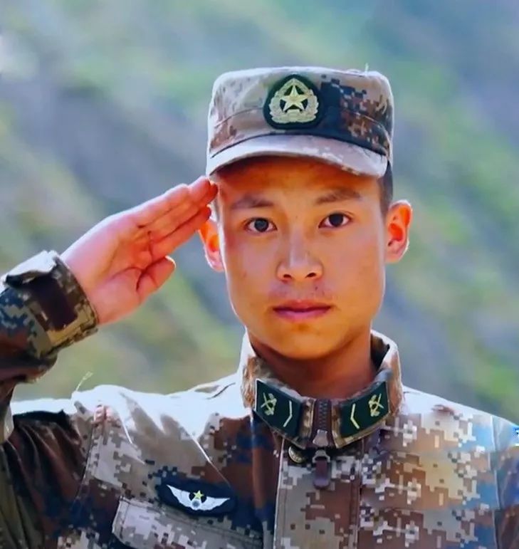 杜富国亲妹妹战疫一线,亲弟弟边防一线