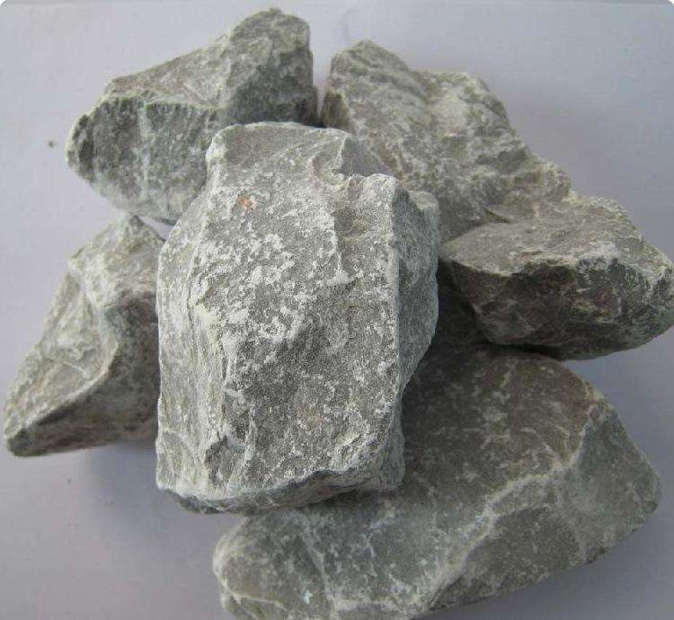 姑娘敢于行动,毕业后卖石头,年入近600万