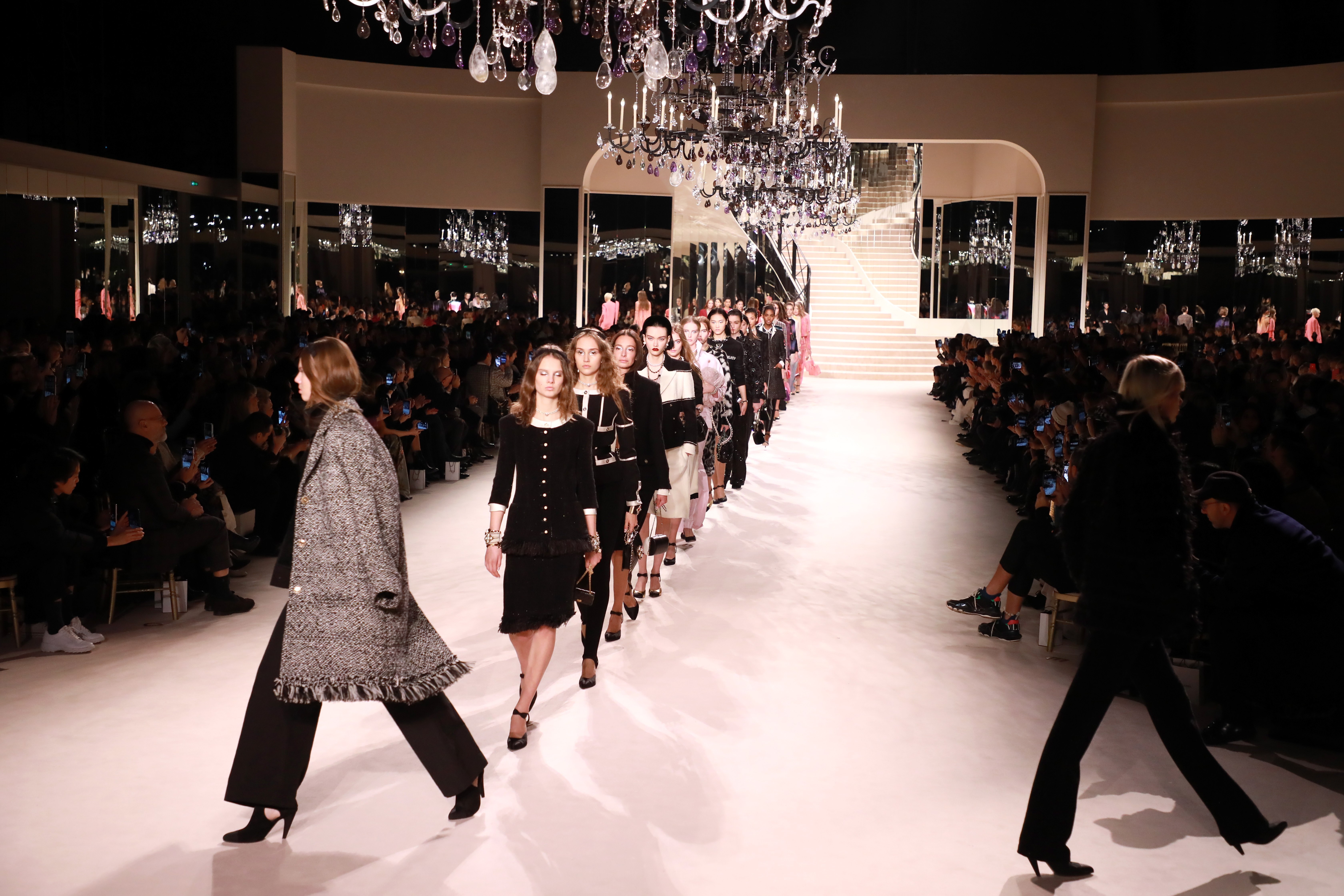 香奈儿2019/20高级手工坊系列发布会在巴黎举行(2)