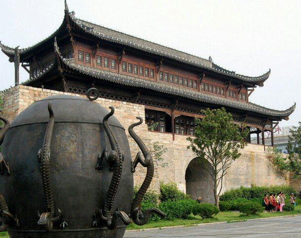 宜春台古迹位于江西省宜春市,值得一去的地方,令人赞不绝口