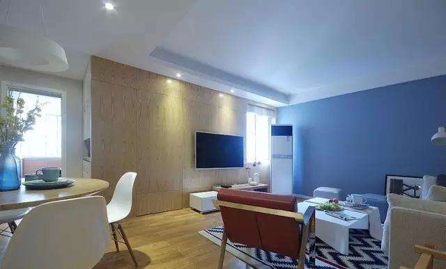 没花太多钱改造的90平旧房 电视背景墙上的隐形门真好看!