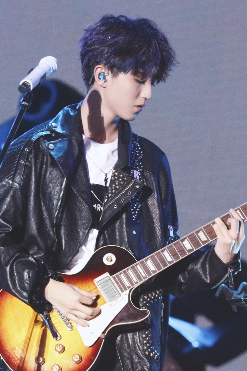 tfboys五周年演唱会王俊凯高清照来袭!从开始到未来的湛蓝约定!