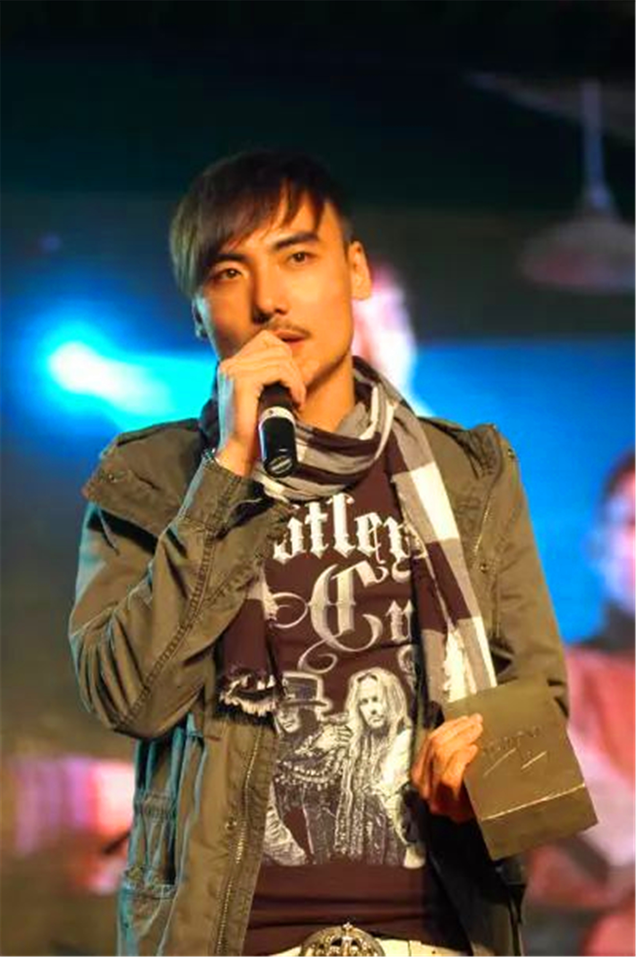 一扫离婚阴霾,男友刁磊承认何洁生下第三胎!