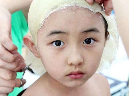 锥子脸真的彻底过时了,95后小花竟是小肉脸多,网友:看着高兴