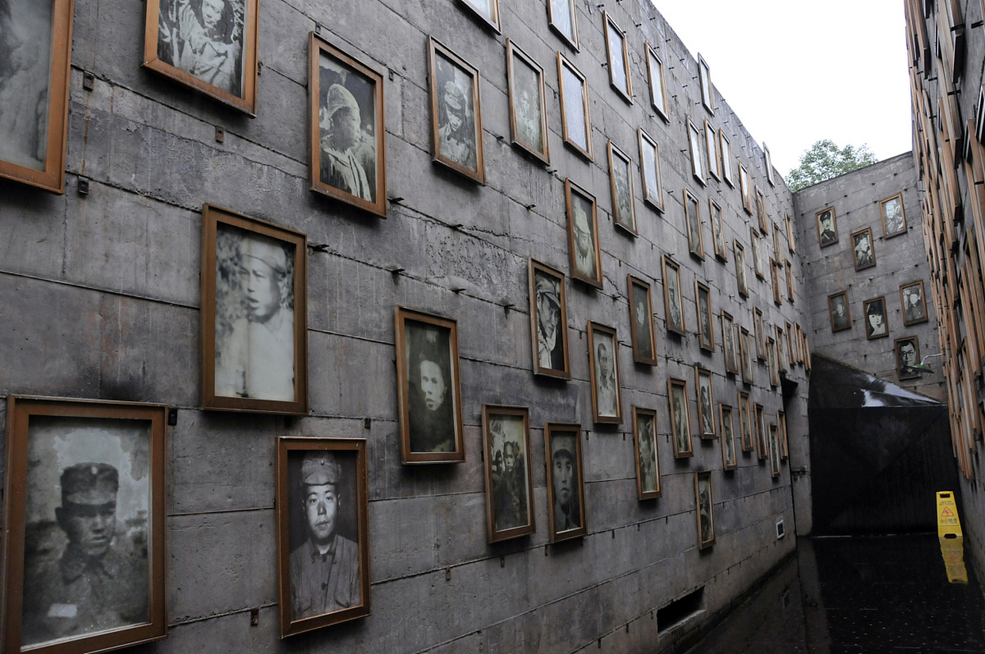 建川博物馆聚落,位于四川省成都市大邑县安仁古镇,于1999年由民营企业