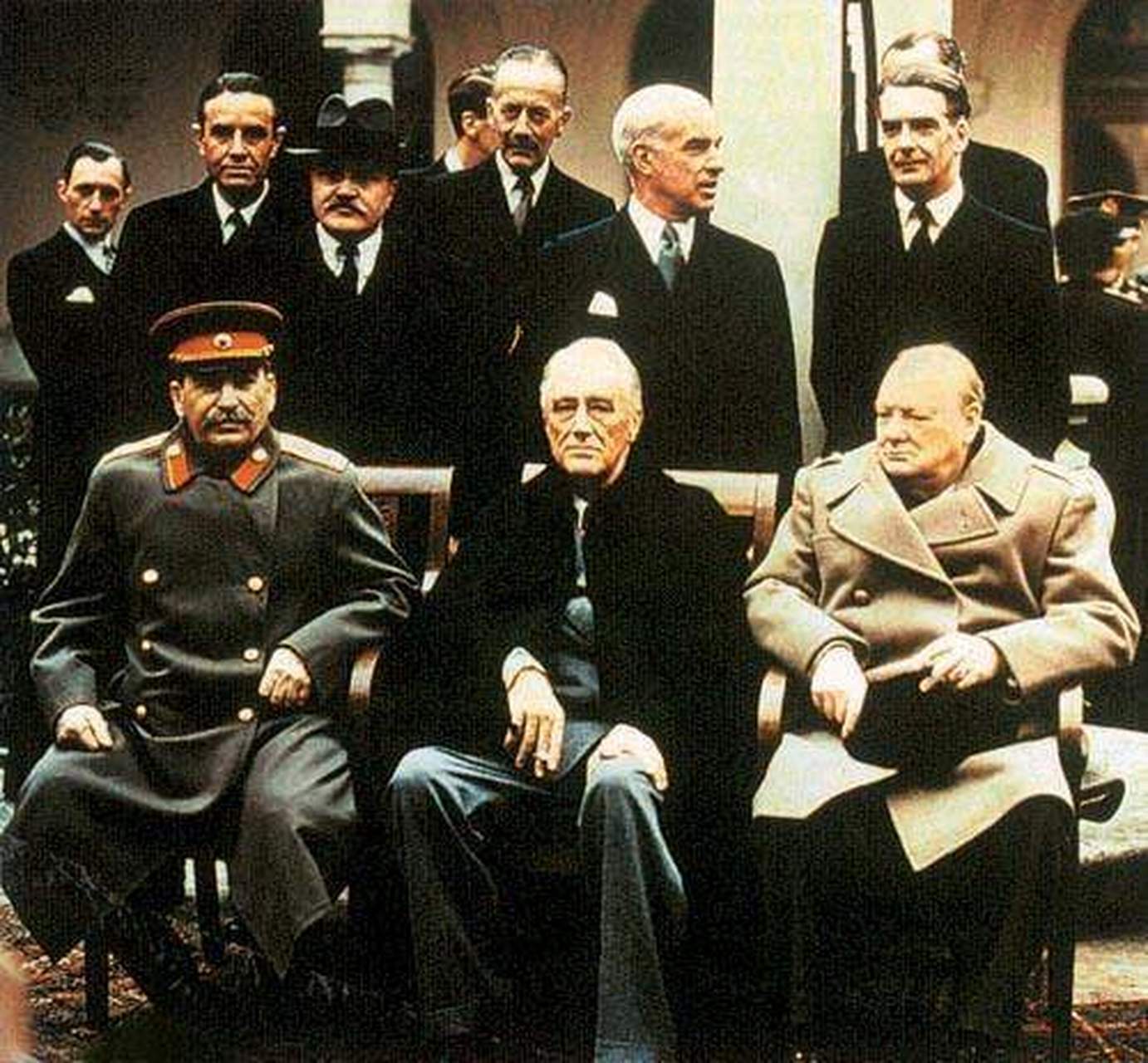 二战时期雅尔塔会议三大巨头:杜鲁门,斯大林,丘吉尔.