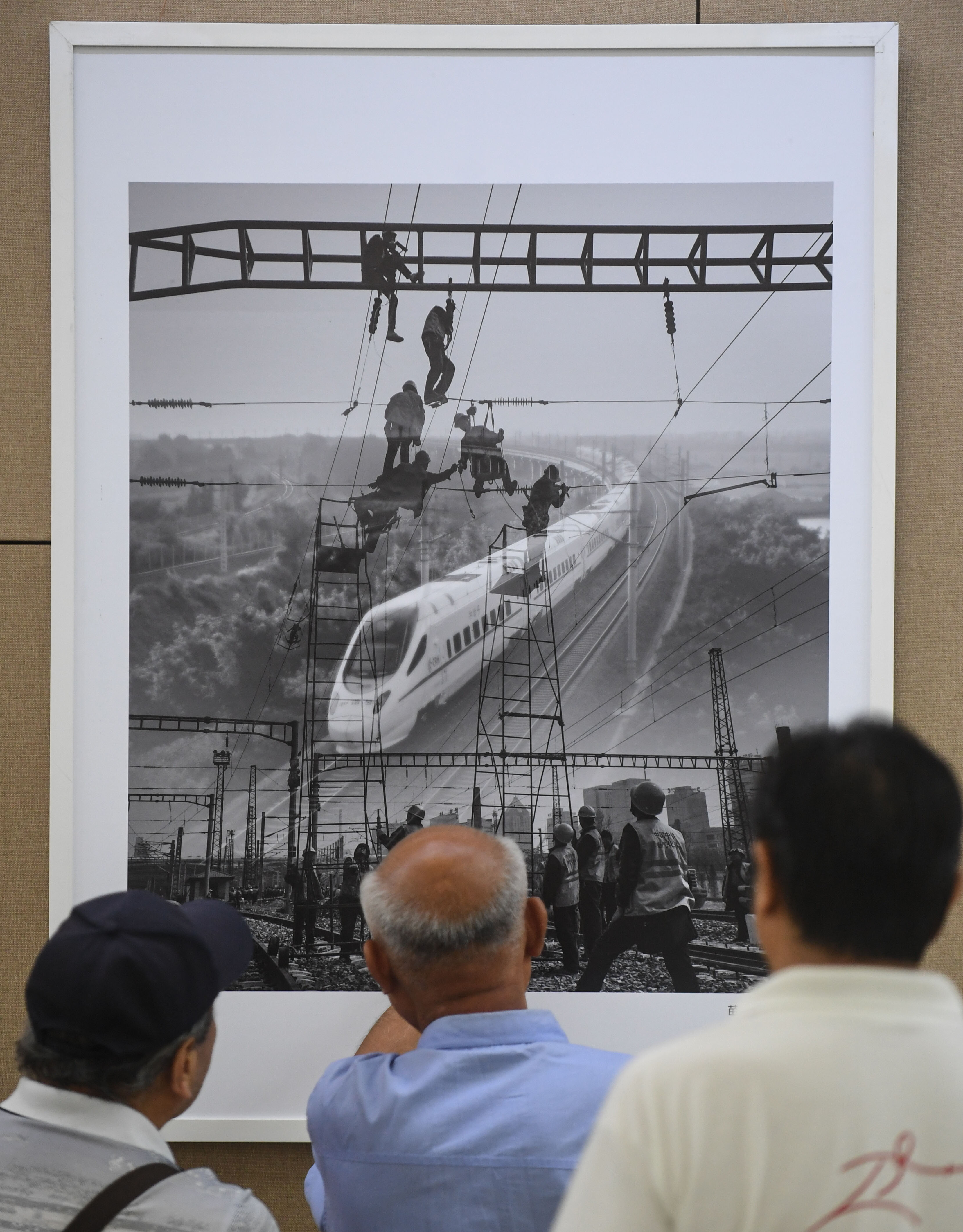 "纪念中国改革开放四十周年 全国工业摄影精品展"在沈阳开幕(2)