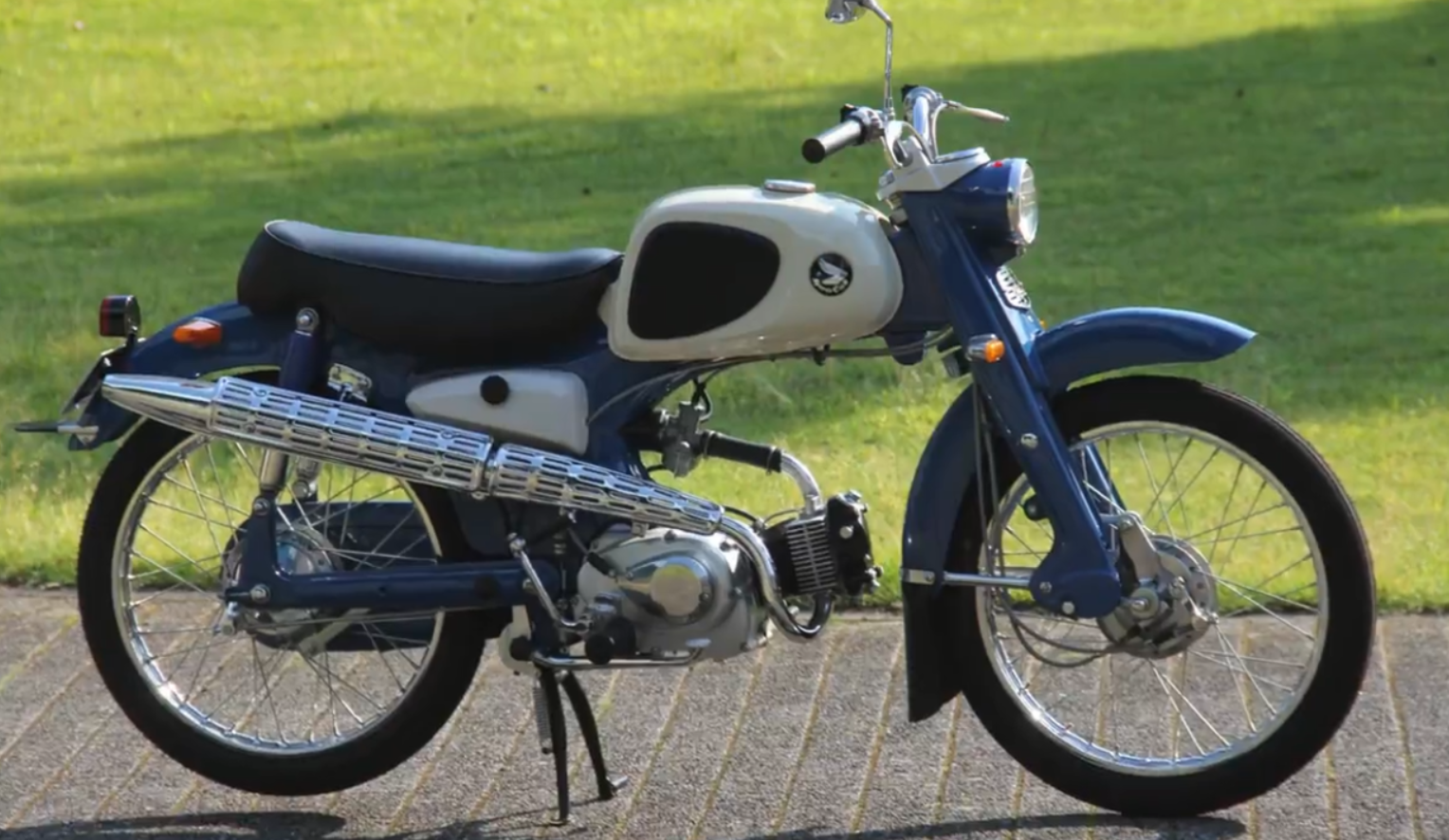 老古董1960年的本田,网友:看起来像是自行车!
