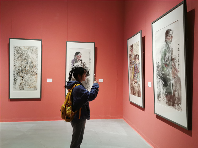 作品百里挑一!任惠中中国画展重庆美术馆开幕