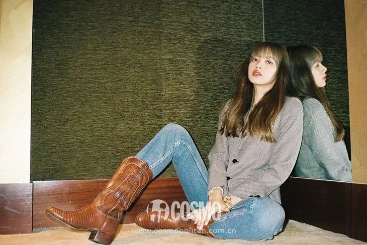 红人馆|lisa跟着蔡徐坤跳舞,我光顾着看她(的腿)了