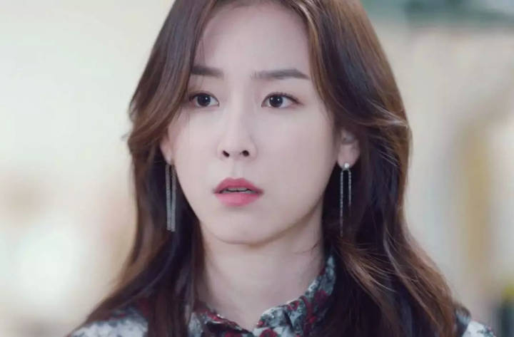 《内在美》女主徐贤真教你戴耳饰,一剧换60多幅不是盖的!