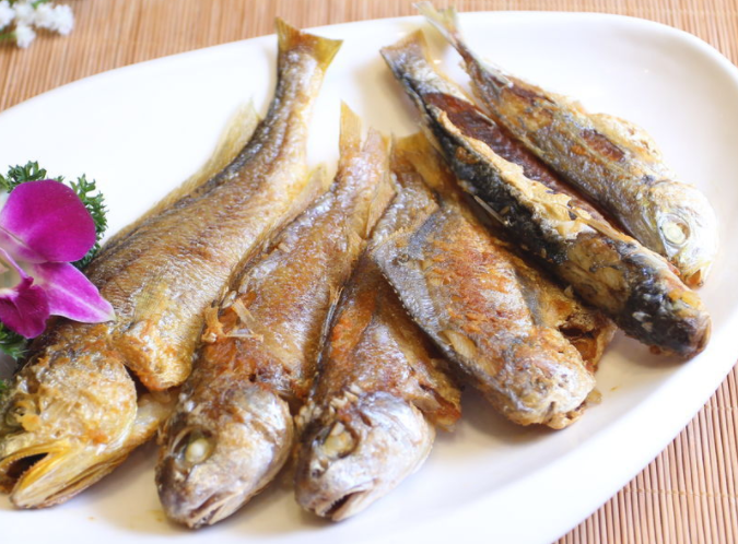 香煎午鱼仔,焦焦脆脆鲜味十足,好美味啊!