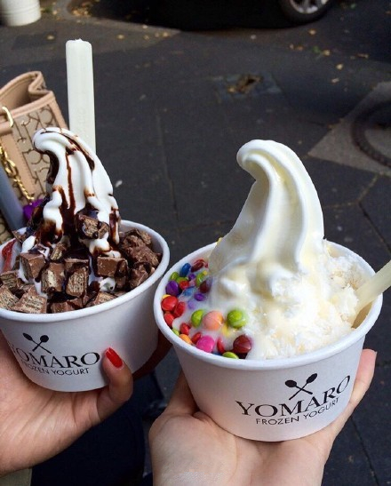 在这个天气来个酸奶冰淇淋就是爽!