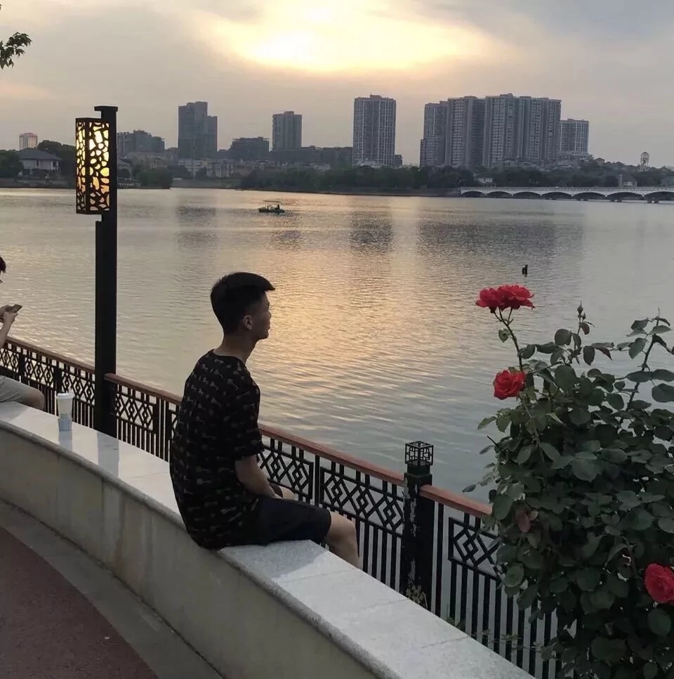 情侣头像|夕阳下的情侣头像