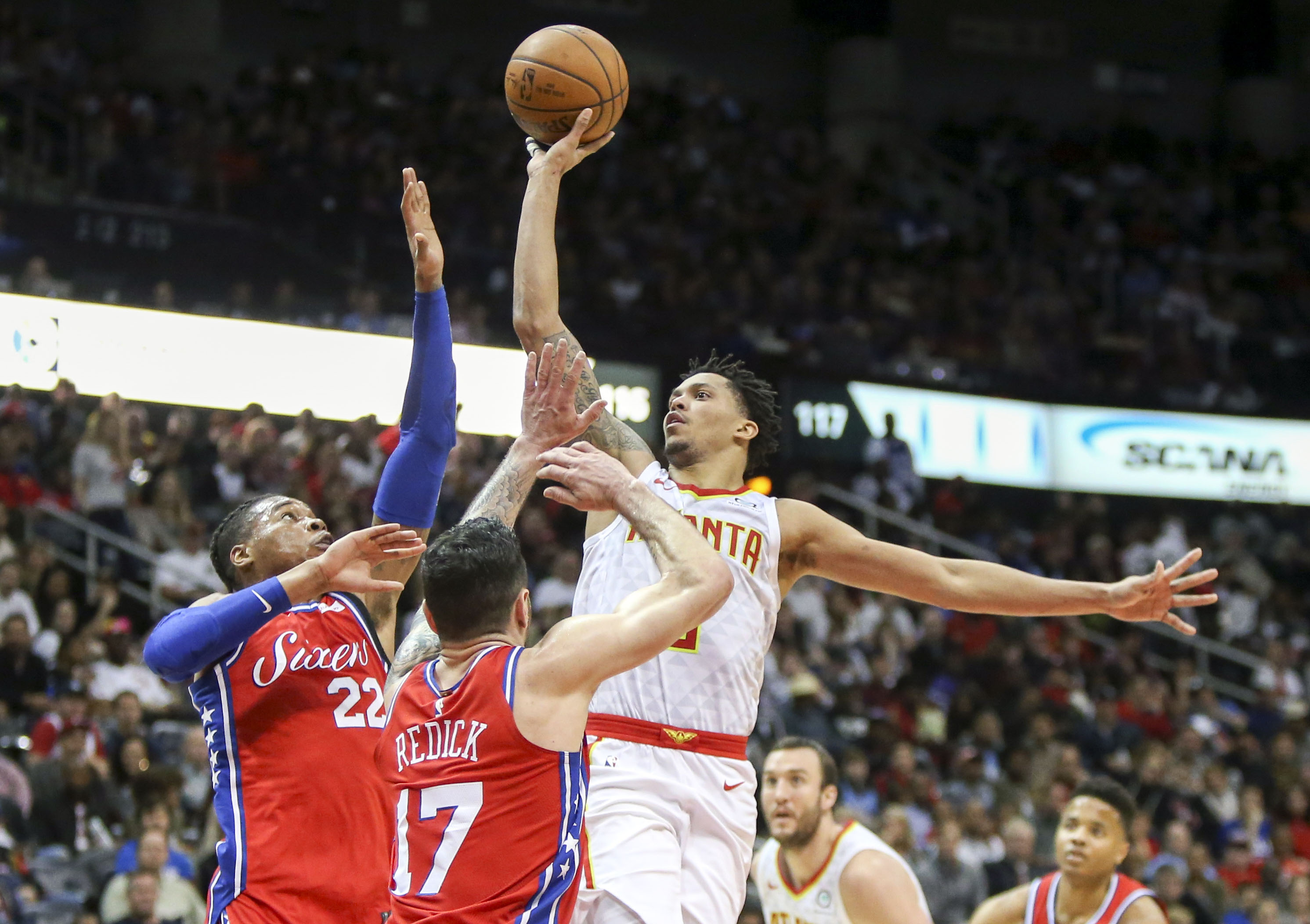 120-117！老鹰主场险胜，约翰逊三双成赢球最大底气