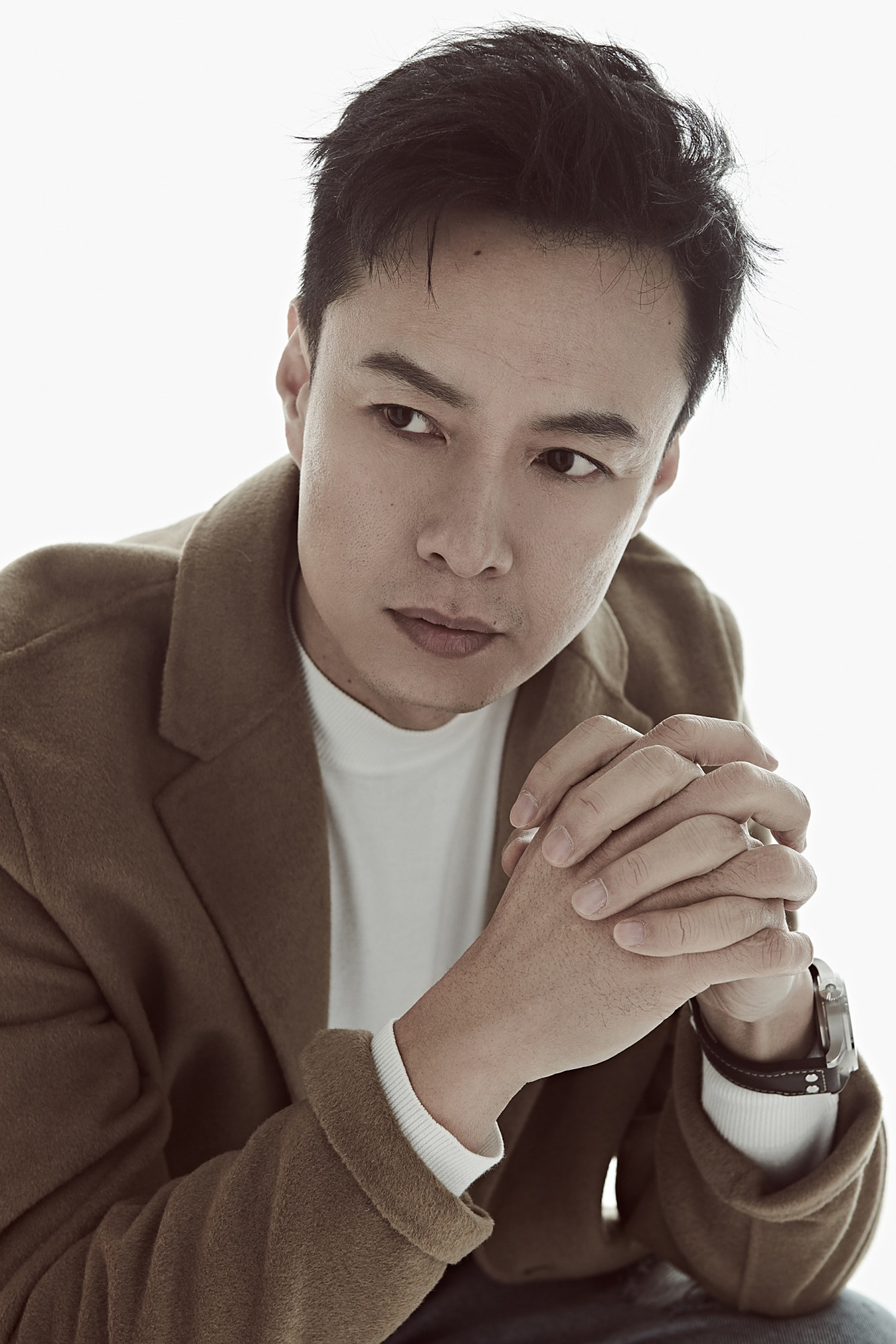 朱铁写真曝光 状态自然展现高雅质感